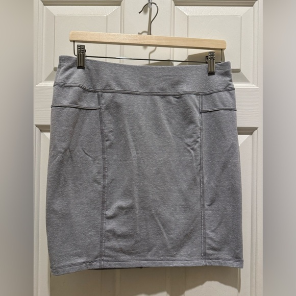 Athleta Dresses & Skirts - Athleta Skirt size medium